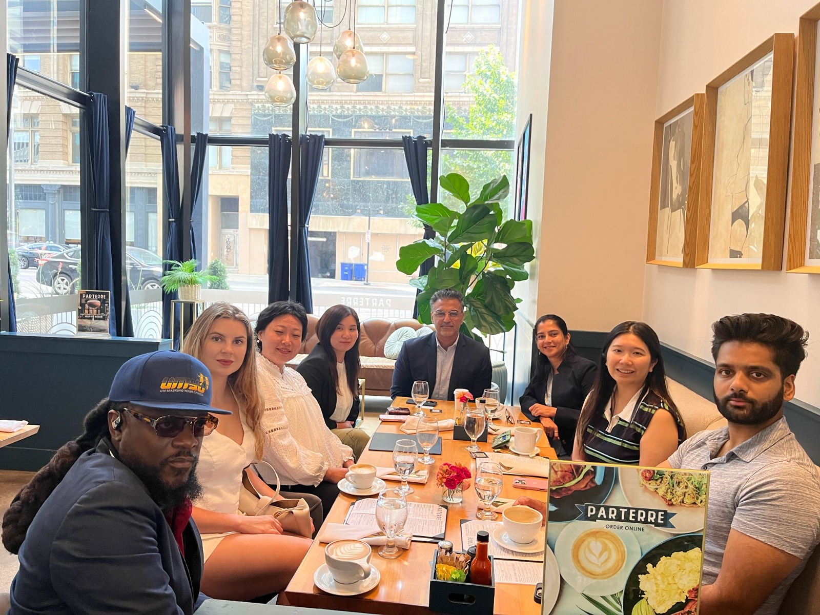 Global Startups Club members talking over coffee